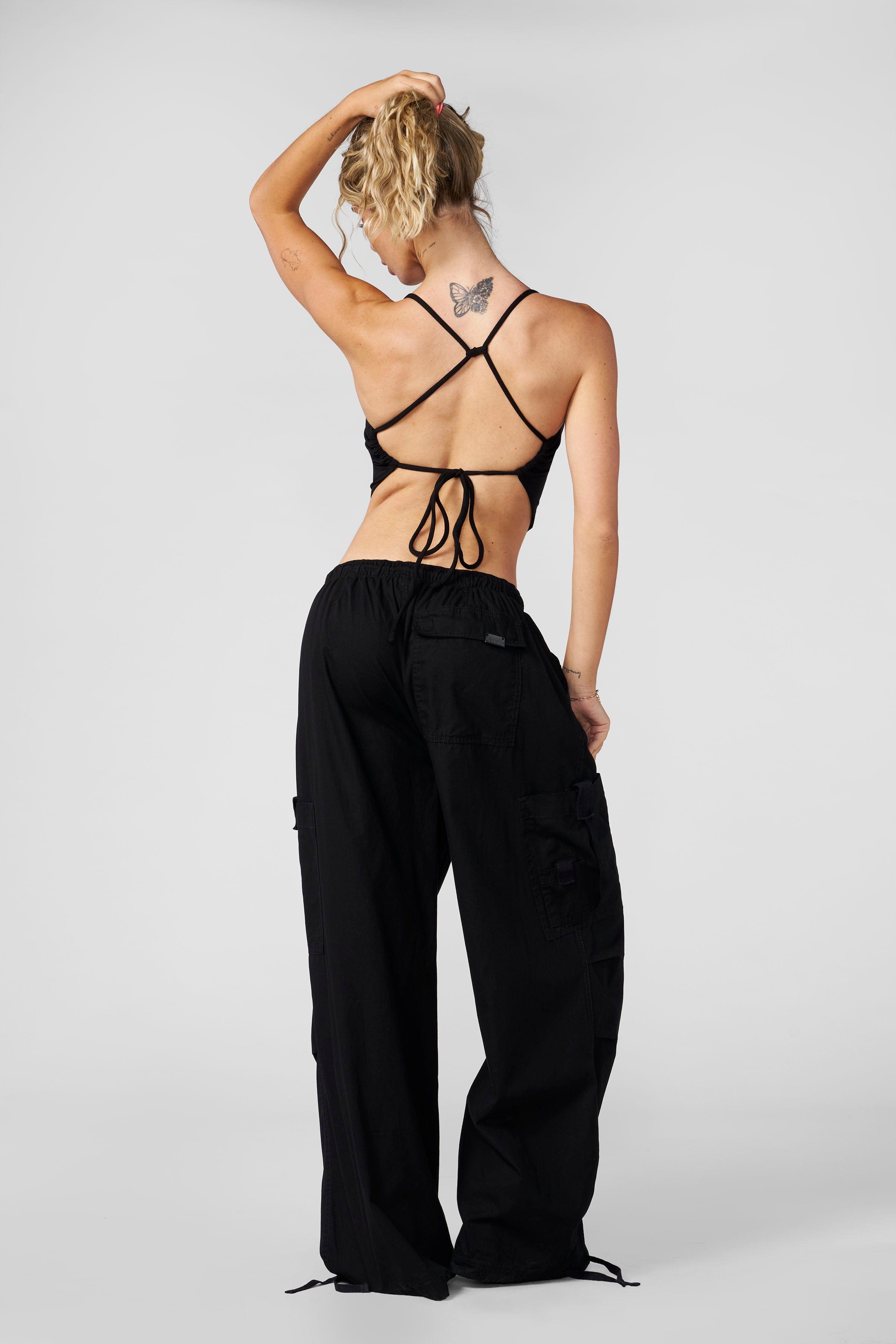 W4334 Graphic Halter Top