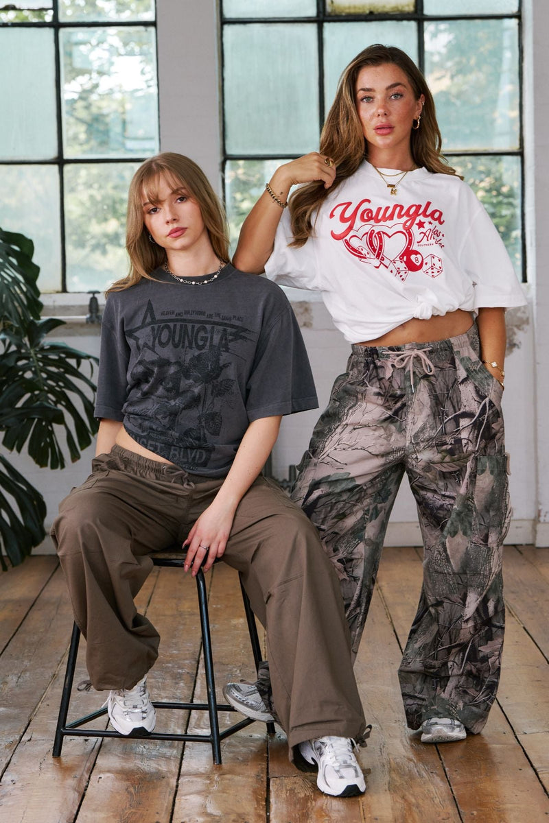 W283 Off-Duty pants- Off Duty Baggy Pants in soft, breathable cotton with oversized fit, adjustable ankle ties, and drawstring waist, combining relaxed comfort with street-ready style