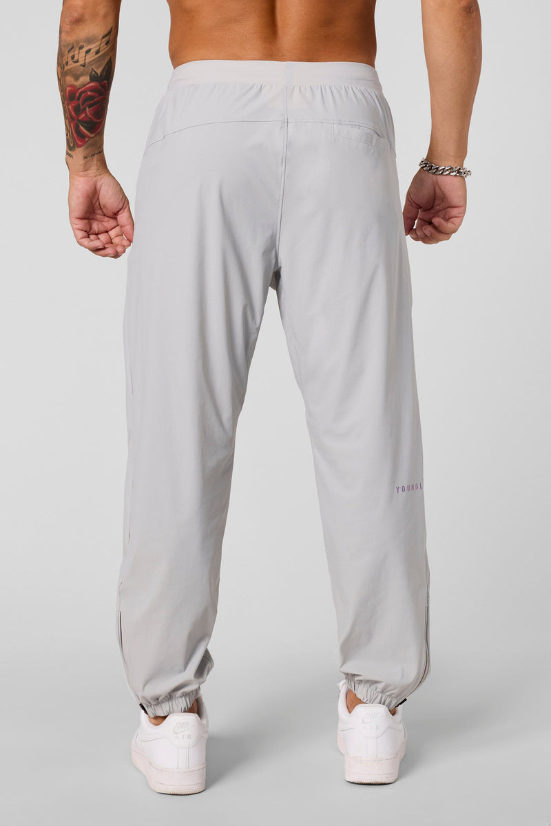 2045 - Ultimate Workout Joggers for mens with loose fits and Lightweight and breathable fabric in colour Light Grey