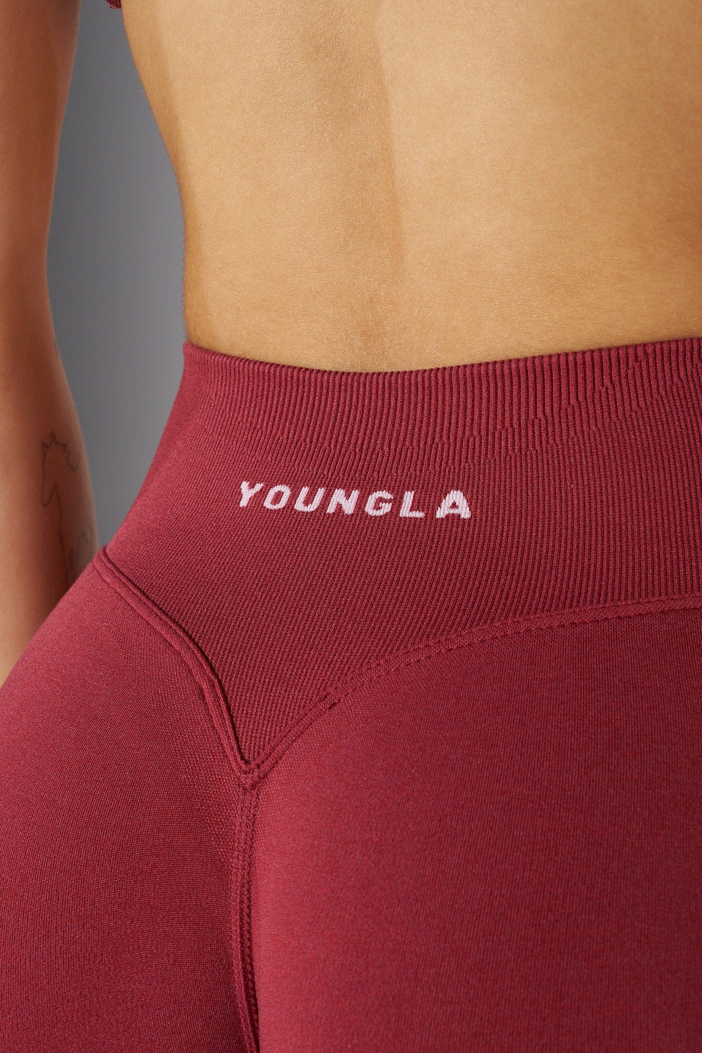 W133 - Curve seamless shorts