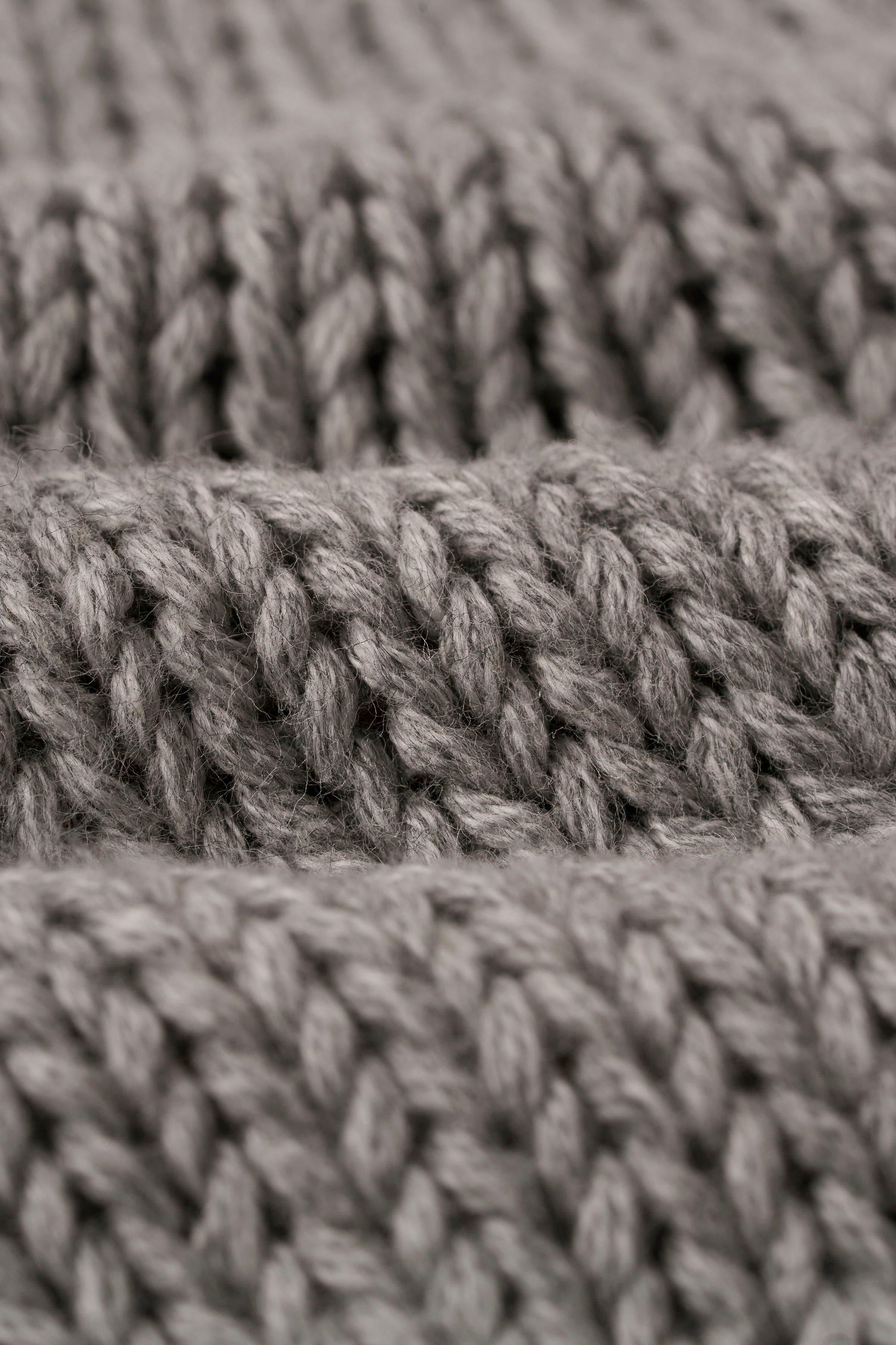 4037 - Oversized Knitted Sweaters