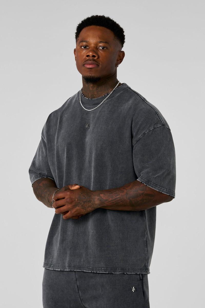 4153 - Elevated Essentials - Relaxed Tee in 100% heavyweight Cotton with oversized fit in colour Grey Wash