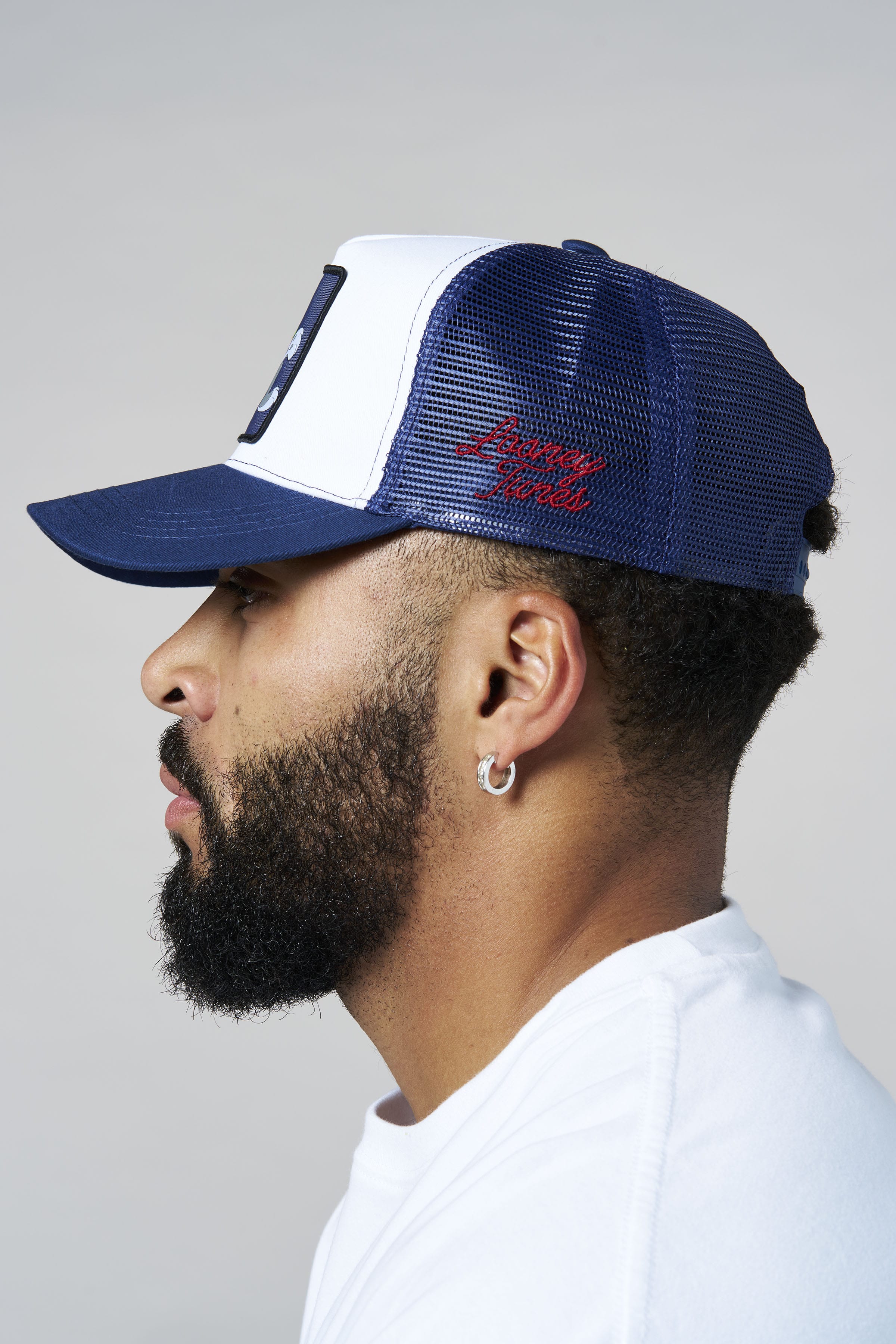 9135 - Looney Tunes Patch Trucker Hats - July 7th