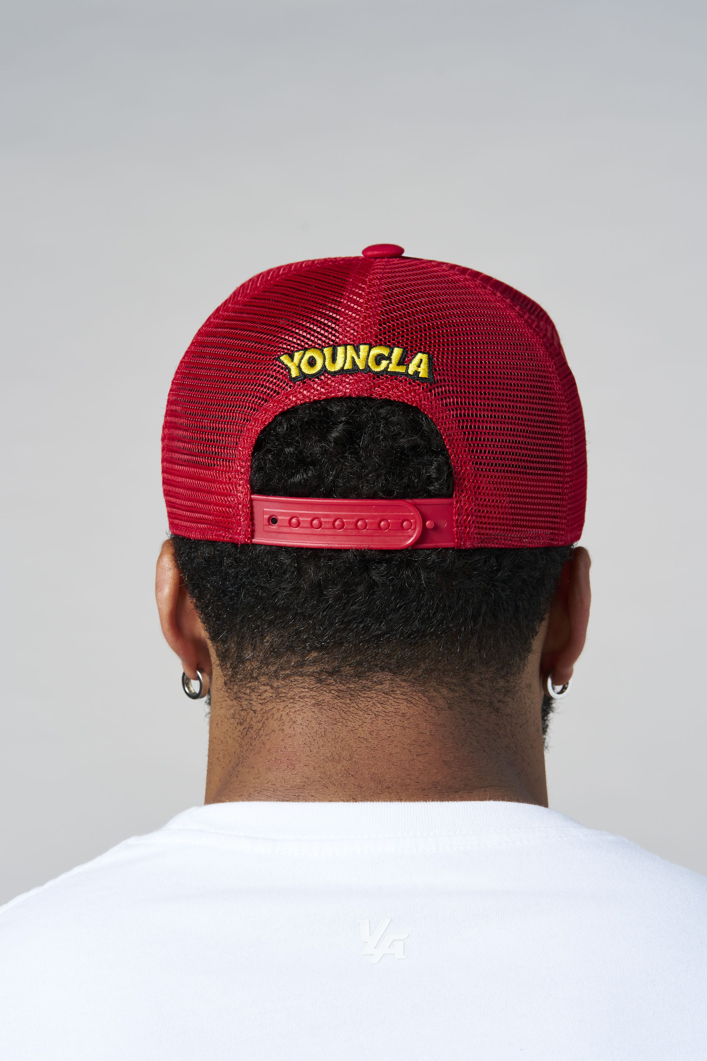 9135 - Looney Tunes Patch Trucker Hats - July 7th