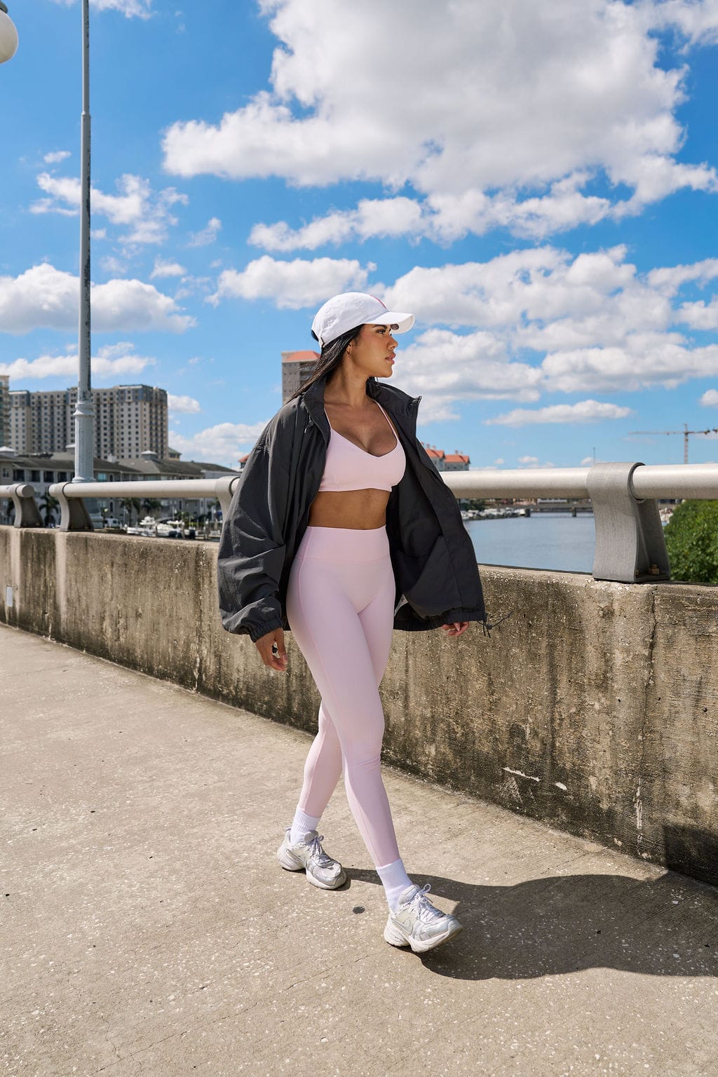 W5194 - Motion Windbreaker