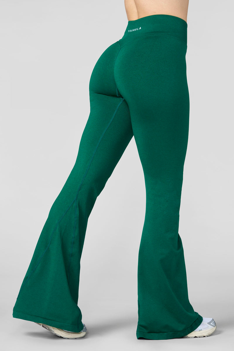 W2206 - Curve Seamless Flare Leggings (Reg)