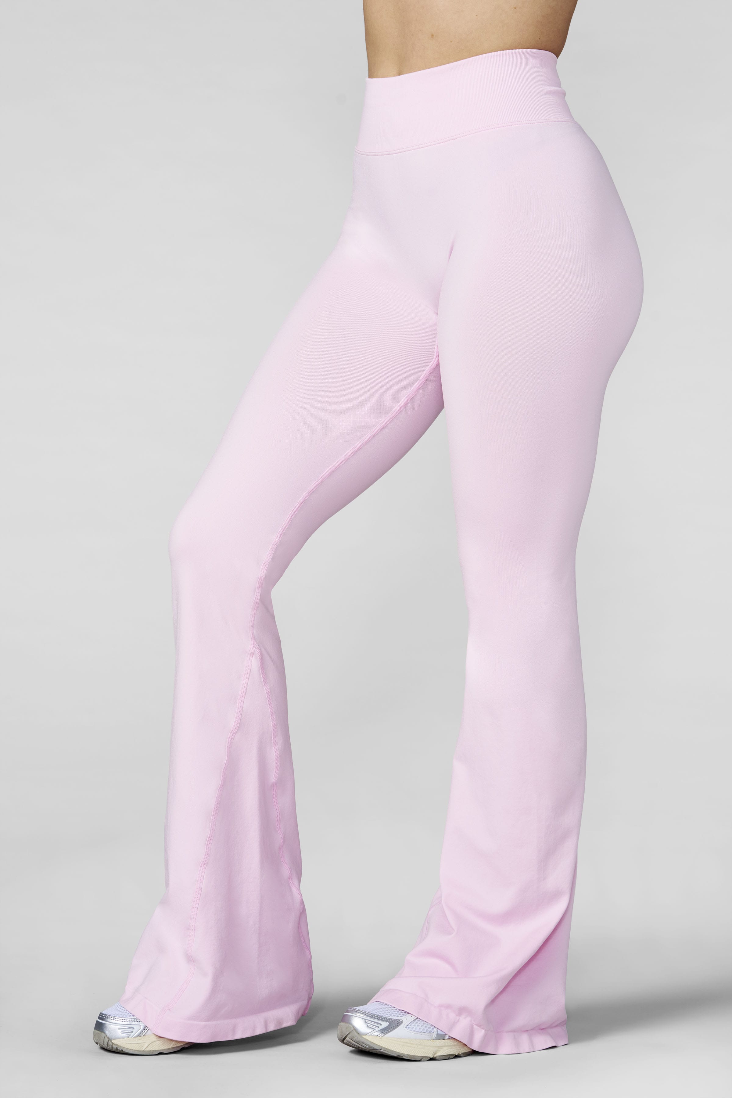 W2206 - Curve Seamless Flare Leggings (Reg)