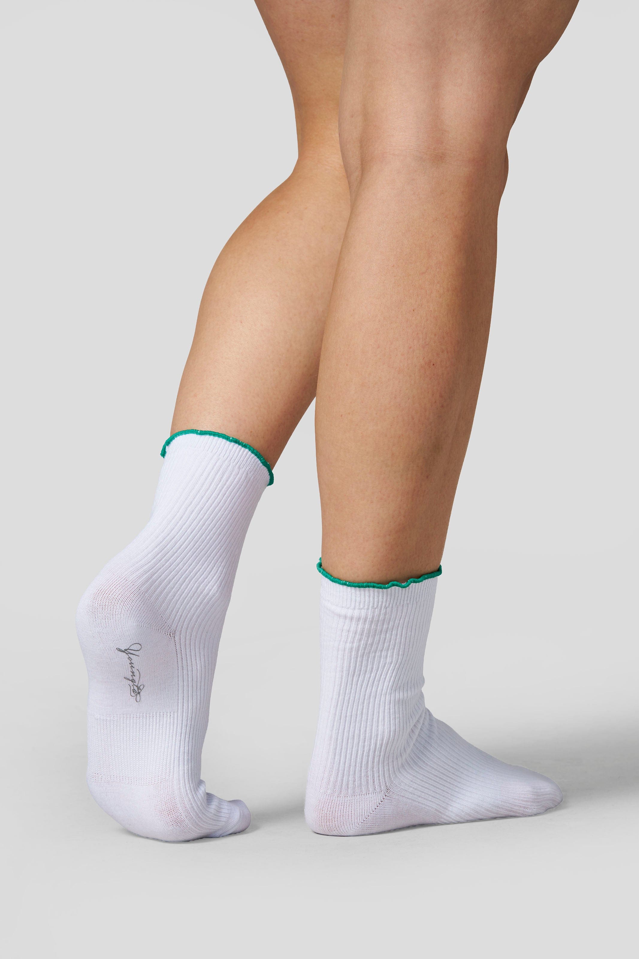 W6119 Ruffle Socks - June 23
