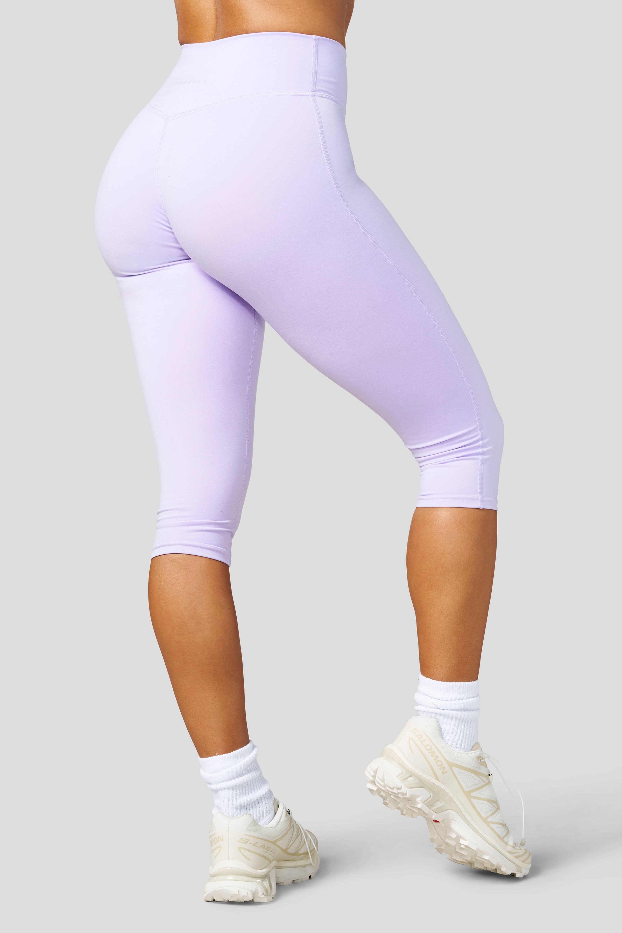 W2316 - Elevate Capri Legging - September 10th