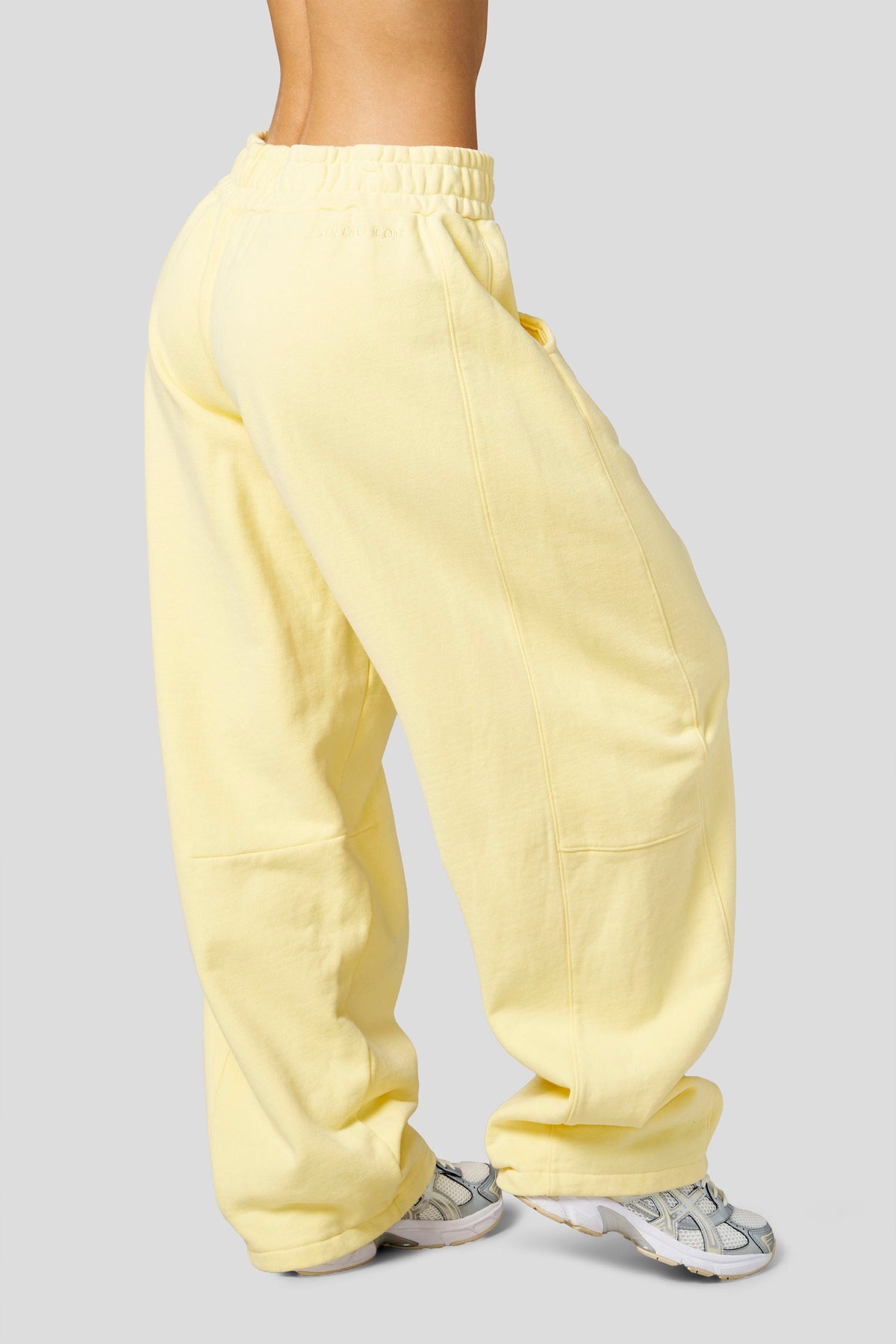 W2255 - Studio Barrel Jogger New - September 30th