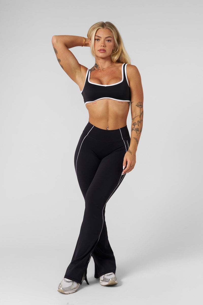 W285 - Elevate flare leggings- Soft, brushed flared leggings with a compressive fit, designed for medium-impact movement and everyday comfort in Black