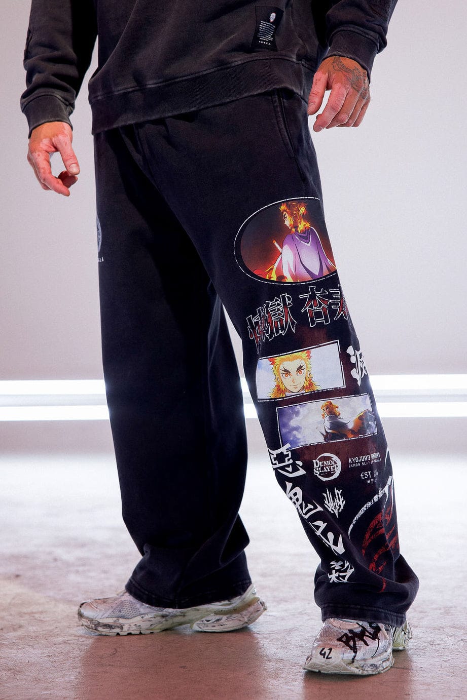 2153 - Demon Slayer: Kimetsu no Yaiba - Sweats