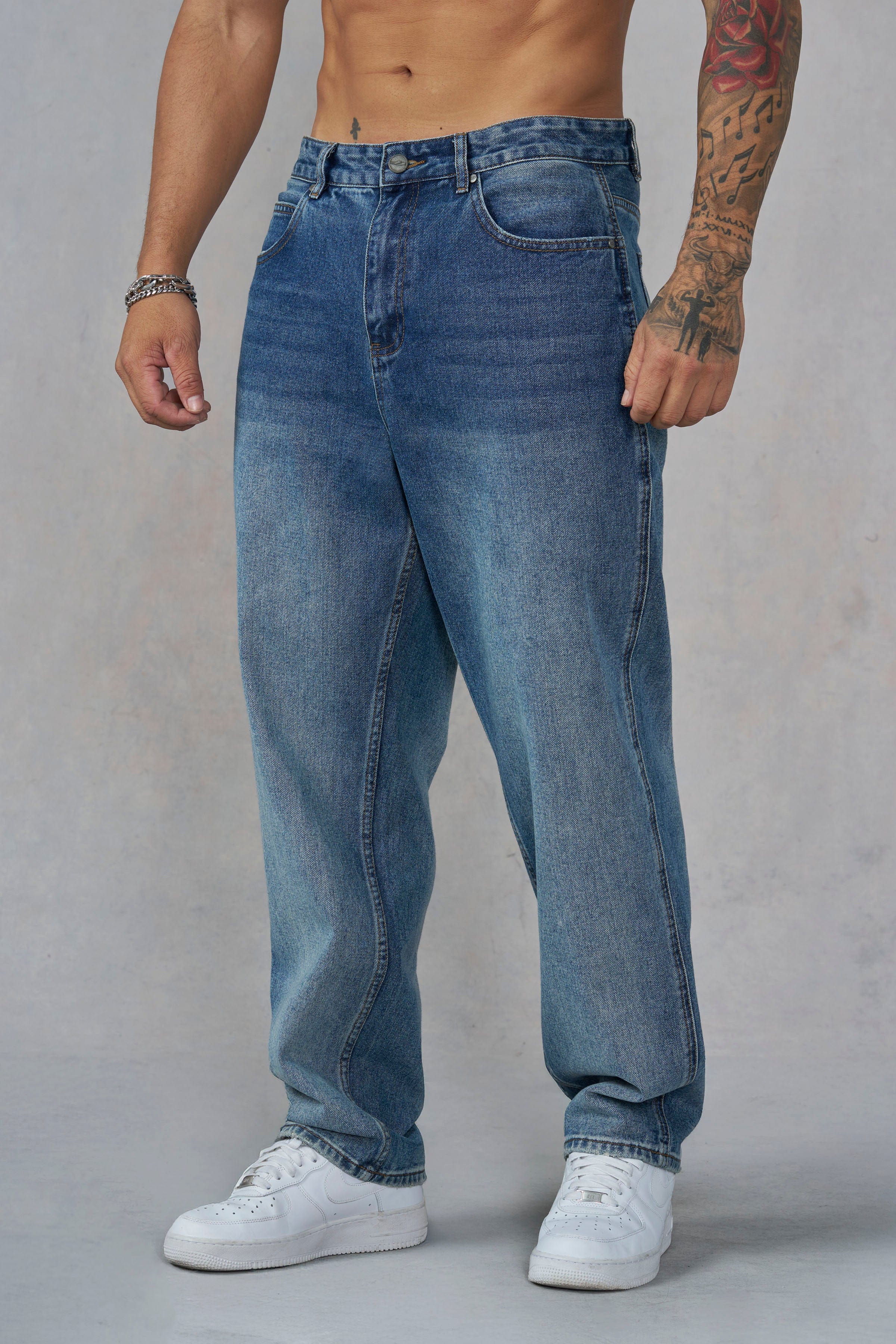 6052 - Straight Cut Jeans