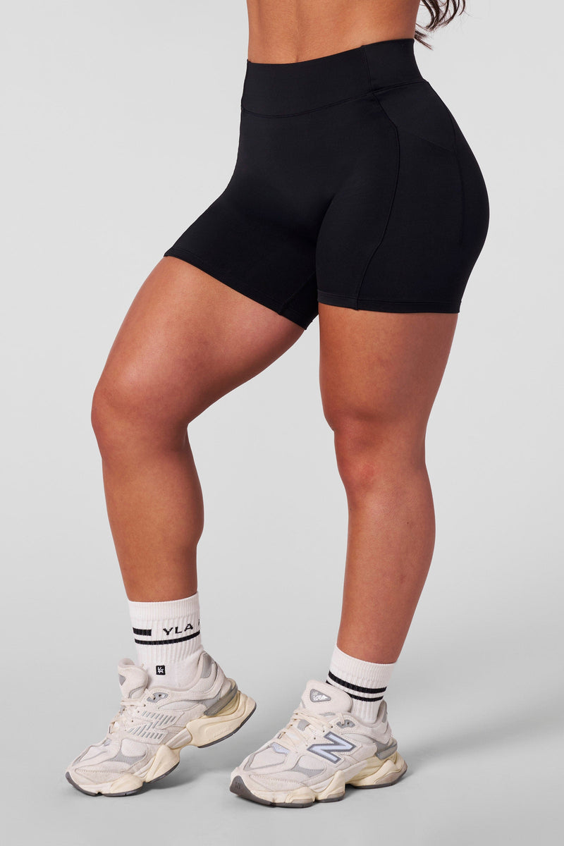 W172 Nova Shorts