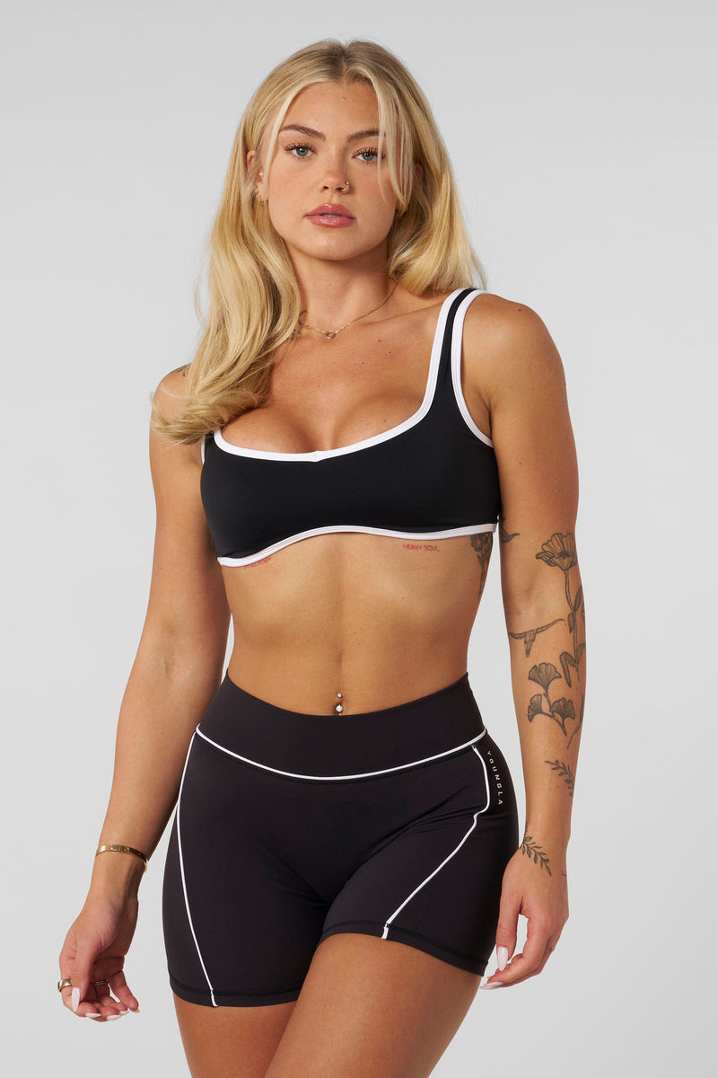 W366 - Elevate outline Bra
— soft, brushed fabric with a sweetheart neckline, removable pads, and a comfortable fit for lounging, light activity, or layering in Black