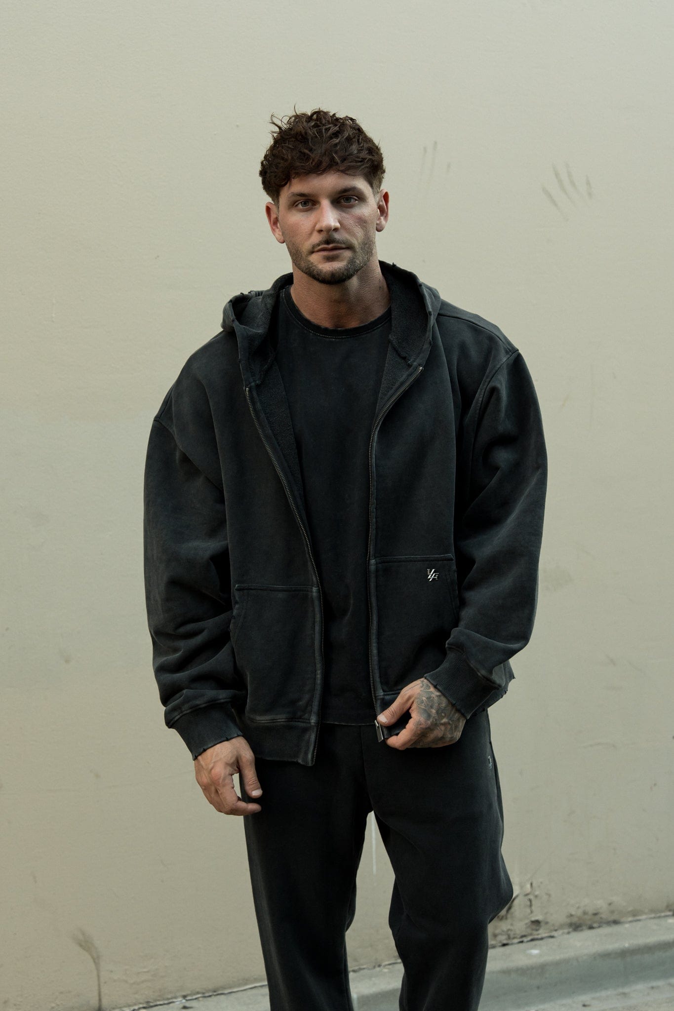 ella厚手 ブラック ボンディング  パフスリーブ  プルオーバー Oklahoma Thunder Lounger in Black | Soft Sherpa Hoodies & Lounger