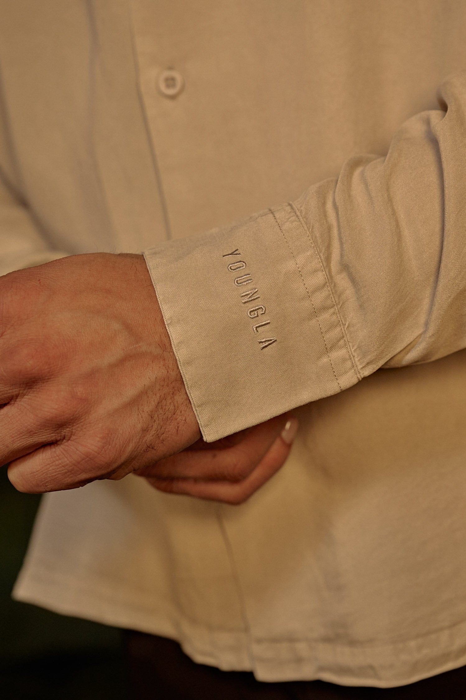 8053 - Flowy Button-ups