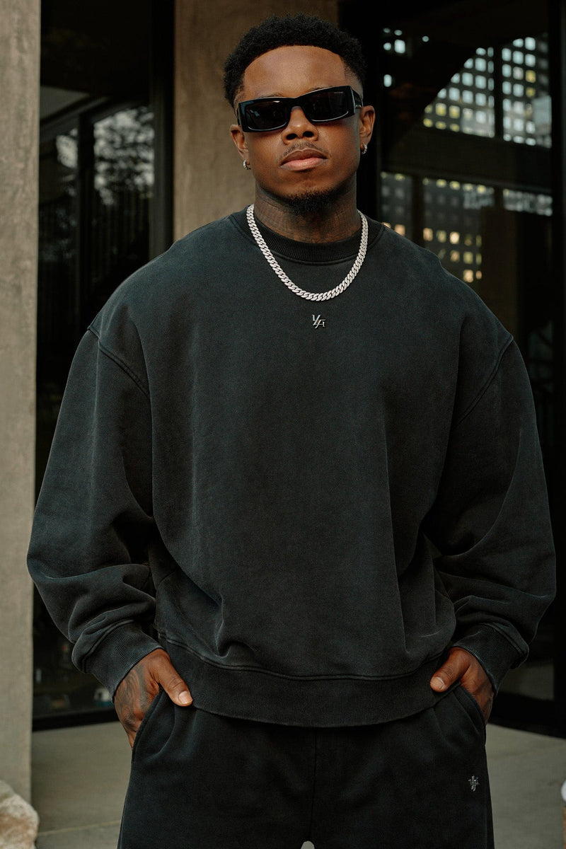 5095 - Elevated Essentials - Crewneck for Men's - 100% Cotton, soft interior, heavyweight cotton and a relaxed silhouette in Black Wash