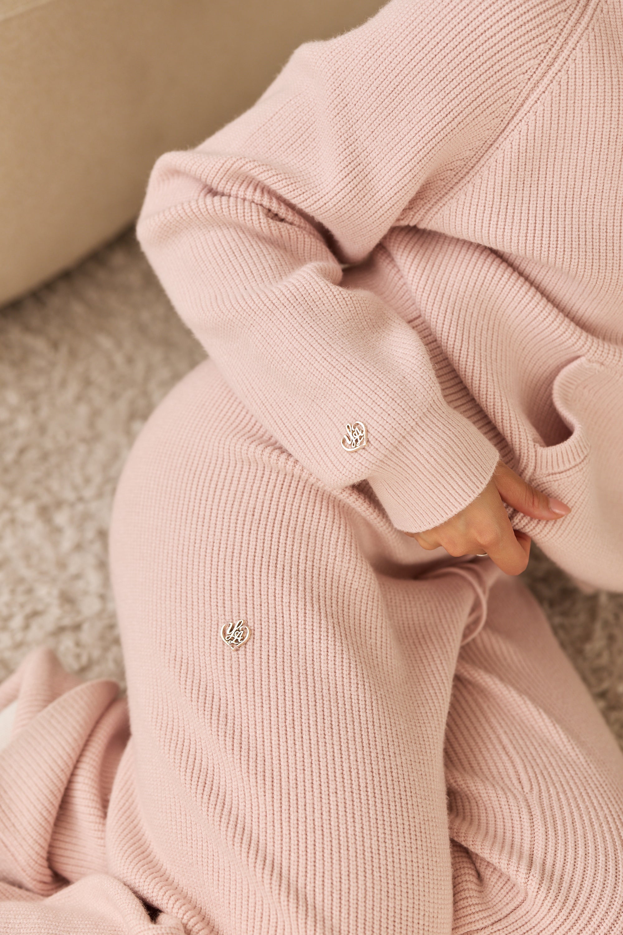 W2208 Smitten Sweater Pants