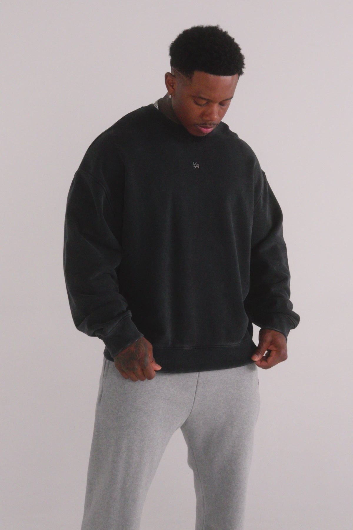 5095 - Elevated Essentials - Crewneck for Men's - 100% Cotton, soft interior, heavyweight cotton and a relaxed silhouette - Video